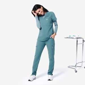 FIGS Hydrogreen Catarina one pocket scrub top